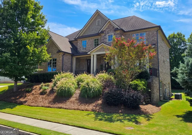 Photo 2 of Single family home for sale at 4271 Sierra Crk Ct, Hoschton, GA 30548 | MLS# 10843007 | Listing updated on 2026-09-24
