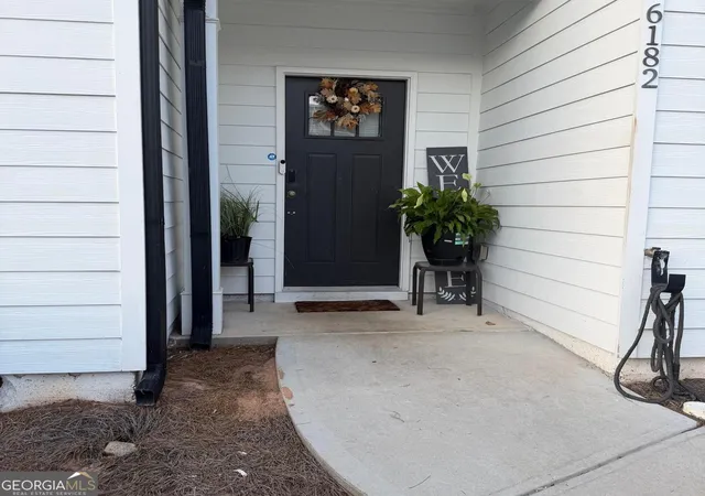 Townhouse for sale at 6182 Redan Overlook, Lithonia, GA 30058 | MLS# 10849708