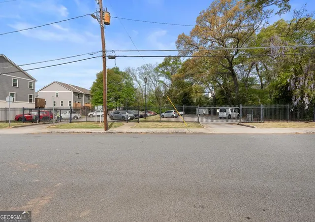 Listing Photo 5 - Condo for sale in building located at 600 College St, Atlanta, GA 30354 - Unit #113