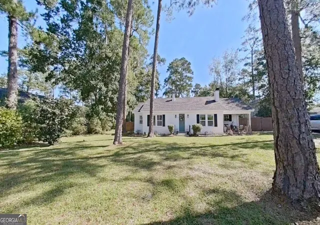 Photo 2 of Single family home for sale at 116 Glenwood Dr, Thomasville, GA 31792 | MLS# 10848276 | Listing updated on 2026-09-30