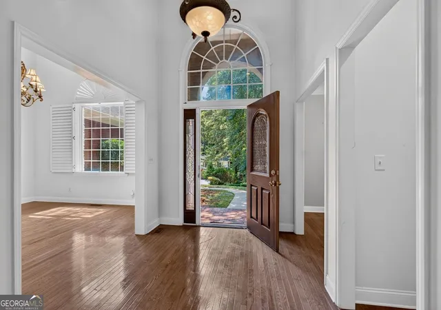 Photo 3 of Sale Pending at 4002 White Oak Ln, Lagrange, GA 30240 | MLS# 10832633 | Listing updated on 2026-09-23