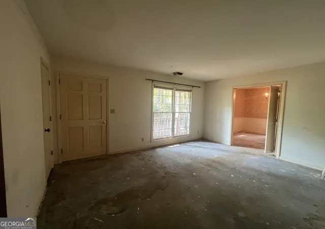 Photo 3 of Sale Pending at 404 Debra Dr, Lagrange, GA 30240 | MLS# 10840678 | Listing updated on 2026-09-14