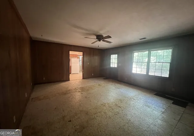 Photo 3 of Sale Pending at 404 Debra Dr, Lagrange, GA 30240 | MLS# 10840678 | Listing updated on 2026-09-14