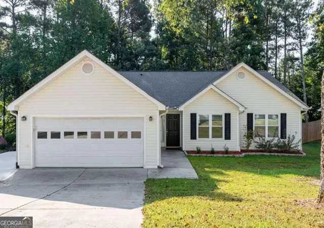 Single family home for sale at 2670 Fort Apachee Trl, Dacula, GA 30019 | MLS# 10847333
