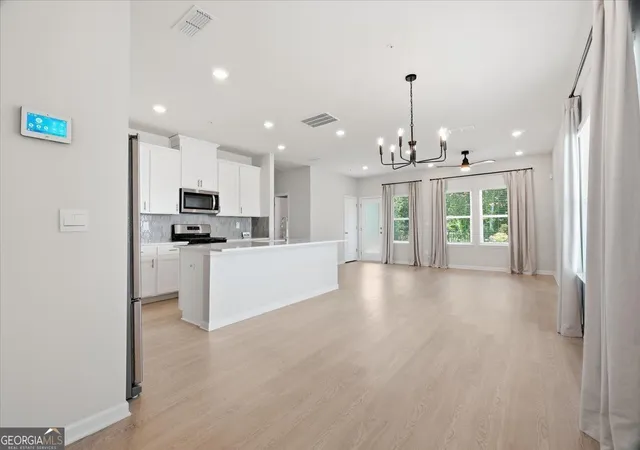 Photo 3 of Townhouse for sale at 1621 Flint River Pl SE, Smyrna, GA 30126 | MLS# 10838761 | Listing updated on 2026-09-16