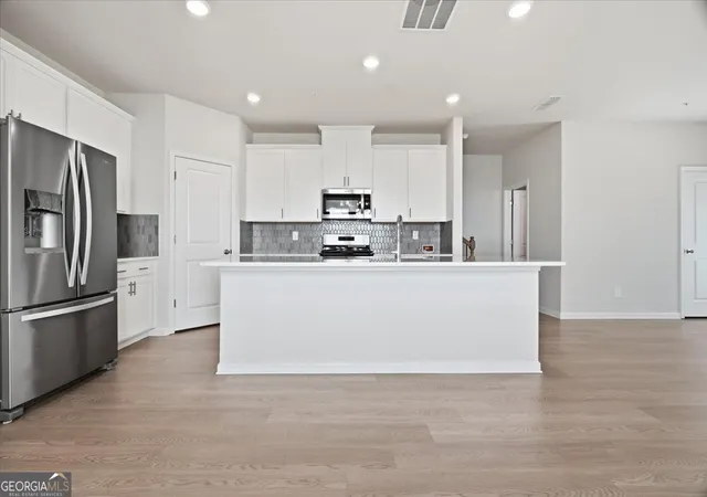 Photo 4 of Townhouse for sale at 1621 Flint River Pl SE, Smyrna, GA 30126 | MLS# 10838761 | Listing updated on 2026-09-16