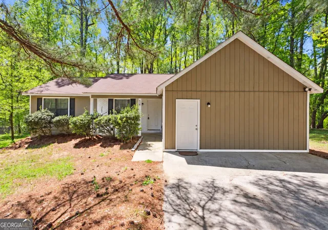 Photo 1 of Single family home for sale at 658 Tarragon Way Sw, Atlanta, GA 30331 | MLS# 10849349 | Listing updated on 2026-10-02