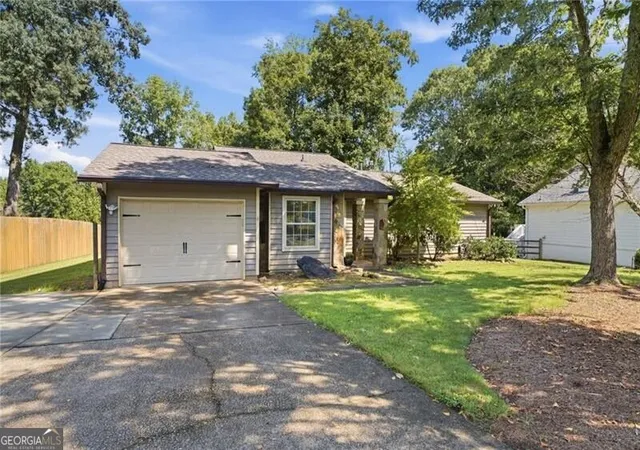 Photo 2 of Single family home for sale at 2835 Landington Way, Duluth, GA 30096 | MLS# 10853276 | Listing updated on 2026-10-09