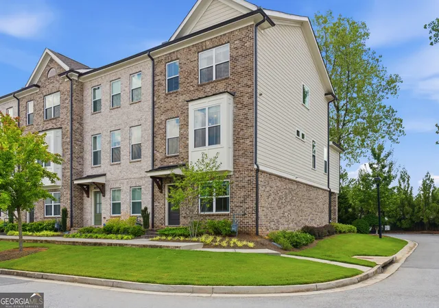 Photo 2 of Townhouse for sale at 3292 Allgood Ln, Scottdale, GA 30079 | MLS# 10825610 | Listing updated on 2026-09-09