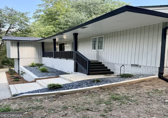 Photo 3 of Single family home for sale at 8986 Mandarin Dr, Jonesboro, GA 30236 | MLS# 10833819 | Listing updated on 2026-09-23