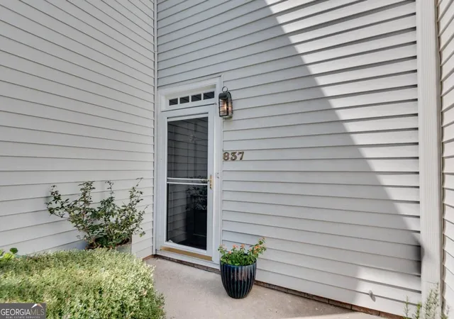 Photo 3 of Townhouse for sale at 837 Heritage Sq, Decatur, GA 30033 | MLS# 10845000 | Listing updated on 2026-09-26