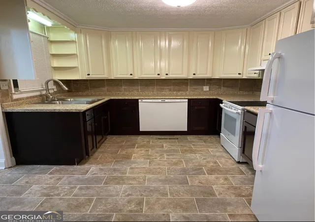 Photo 5 of Single family home for sale at 103 Jones Pl, Warner Robins, GA 31088 | MLS# 10844501 | Listing updated on 2026-09-11