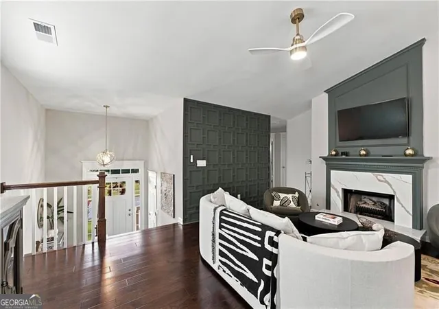 Photo 3 of Single family home for sale at 2835 Dominion Walk Ln, Snellville, GA 30078 | MLS# 10813275 | Listing updated on 2026-10-06