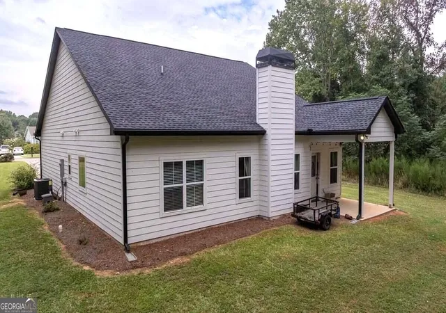 Photo 3 of Single family home for sale at 212 Live Oak Ln, Comer, GA 30629 | MLS# 10835724 | Listing updated on 2026-10-10