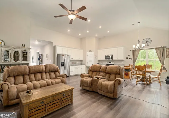 Photo 3 of Single family home for sale at 212 Live Oak Ln, Comer, GA 30629 | MLS# 10835724 | Listing updated on 2026-10-28