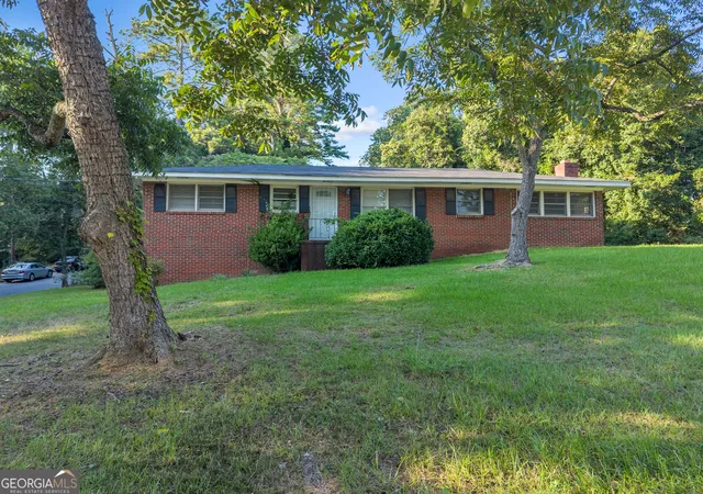 Photo 2 of Single family home for sale at 506 Pineridge Dr, Forest Park, GA 30297 | MLS# 10833680 | Listing updated on 2026-09-11