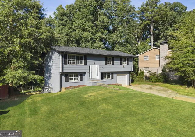 Photo 2 of Single family home for sale at 10555 Thrasher Rd, Jonesboro, GA 30238 | MLS# 10838334 | Listing updated on 2026-09-23