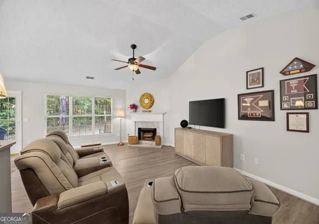 Photo 4 of Single family home for sale at 7512 Deer Crk Dr, Union City, GA 30291 | MLS# 10848896 | Listing updated on 2026-10-05