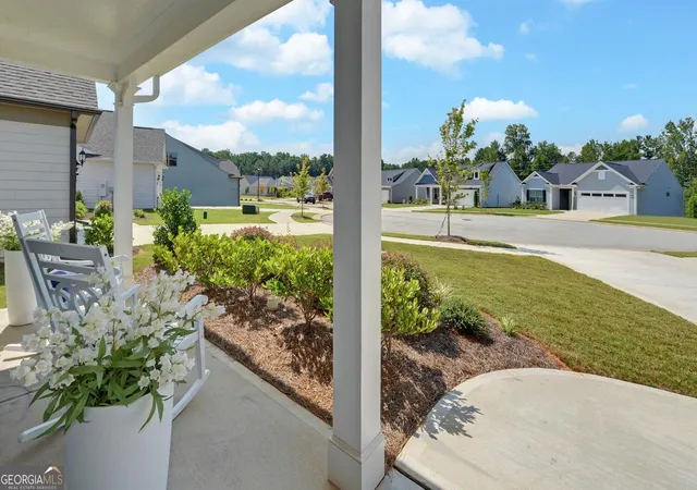Photo 3 of Single family home for sale at 2457 Naples St, Hoschton, GA 30548 | MLS# 10841082 | Listing updated on 2026-10-07