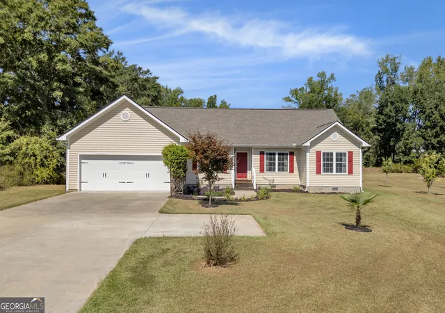 Photo 3 of Single family home for sale at 120 Springdale Rd, Elberton, GA 30635 | MLS# 10841162 | Listing updated on 2026-09-20