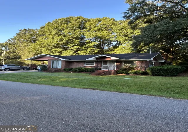Photo 4 of Multi family home for sale at 224 Cosby Dr, Lagrange, GA 30241 | MLS# 10849224 | Listing updated on 2026-09-20