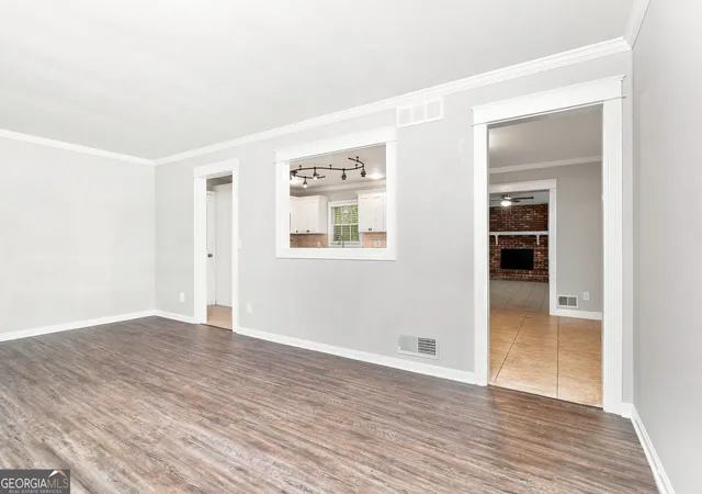 Photo 4 of Single family home for sale at 2321 Hollyridge Dr SW, Marietta, GA 30060 | MLS# 10841943 | Listing updated on 2026-09-08