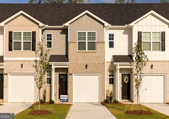 Photo 1 of Sale Pending at 206 Kenmore Cir, Perry, GA 31069 | MLS# 10731388 | Listing updated on 2026-09-14