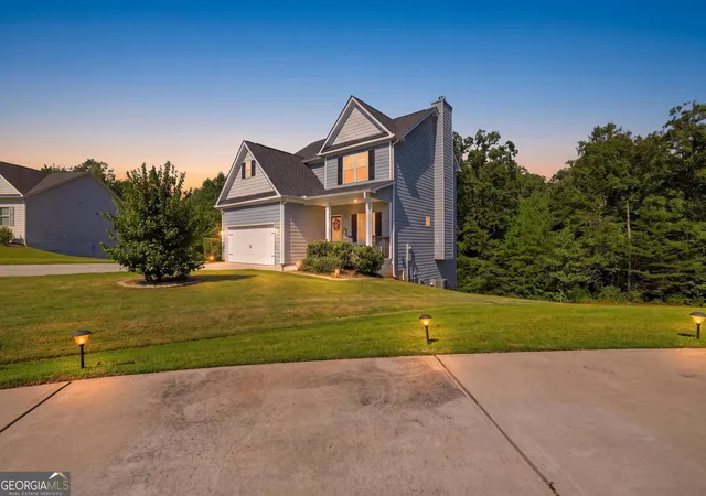 Photo 1 of Single family home for sale at 617 Huntington Ln, Cornelia, GA 30531 | MLS# 10851048 | Listing updated on 2026-10-06