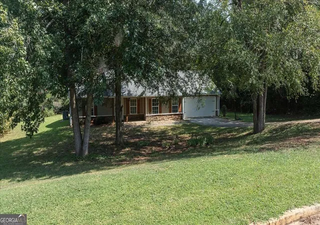 Photo 1 of Single family home for sale at 417 Beacon Dr, Maysville, GA 30558 | MLS# 10843634 | Listing updated on 2026-09-29