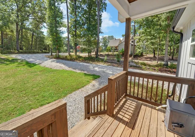 Photo 3 of Single family home for sale at 322 Paradise Point Rd, Hartwell, GA 30643 | MLS# 10853421 | Listing updated on 2026-10-05