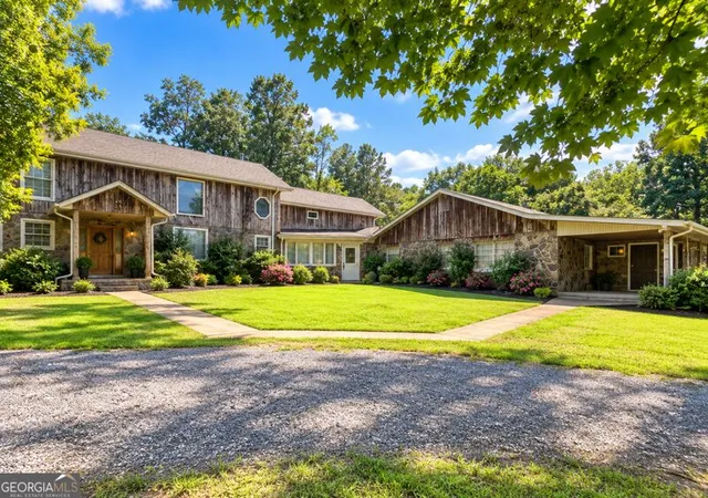 Photo 1 of Single family home for sale at 220 Ennis Rd, Barnesville, GA 30204 | MLS# 10782949 | Listing updated on 2026-09-22