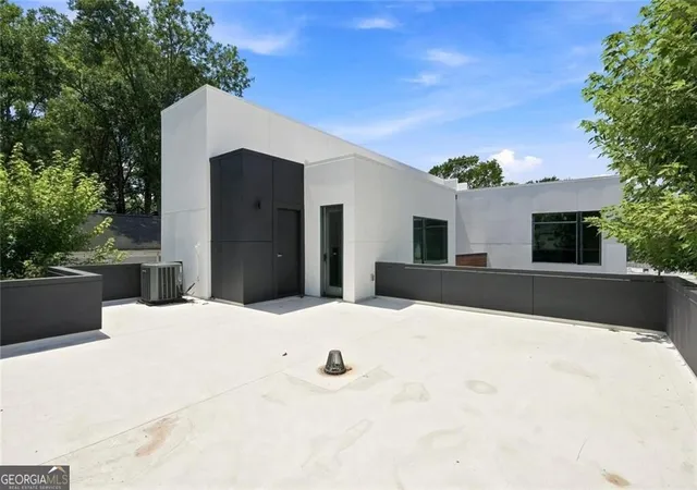 Photo 3 of Sale Pending at 56 Moreland Ave Se, Atlanta, GA 30316 | MLS# 10819111 | Listing updated on 2026-10-08