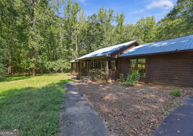 Photo 3 of Single family home for sale at 200 Grayson Trl, Hogansville, GA 30230 | MLS# 10851839 | Listing updated on 2026-10-08