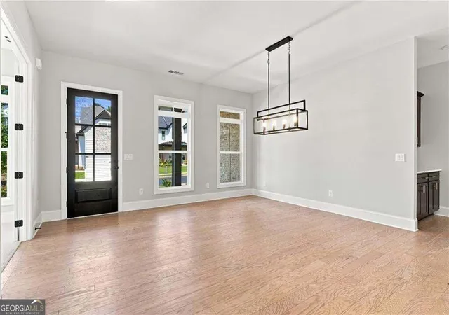 Photo 3 of Single family home for sale at 886 Keystone Dr, Woodstock, GA 30188 | MLS# 10844158 | Listing updated on 2026-09-14