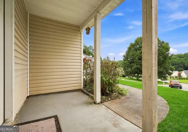 Photo 3 of Sale Pending at 1105 Poplar Ln, Loganville, GA 30052 | MLS# 10846536 | Listing updated on 2026-10-01