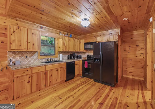 Photo 4 of Single family home for sale at 795 Fugue Dr, Ellijay, GA 30540 | MLS# 10823310 | Listing updated on 2026-10-08