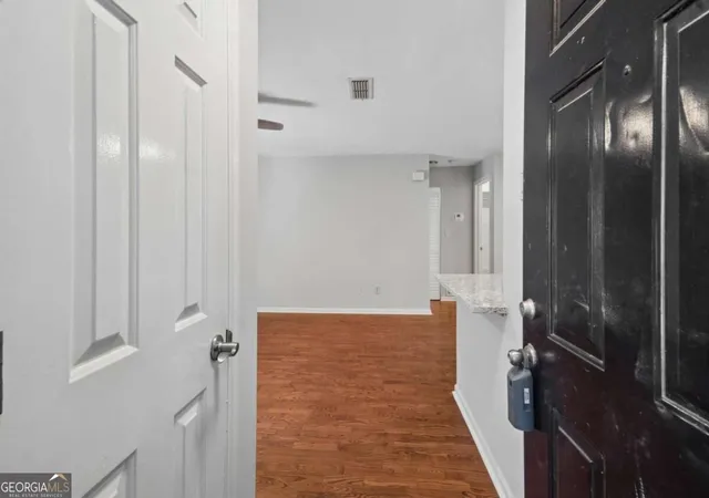 Photo 3 of Condo for sale at 305 Granville Ct, Atlanta, GA 30328 | MLS# 10837062 | Listing updated on 2026-09-20