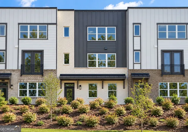 Photo 1 of Townhouse for sale at 5639 Peach Orchard Trl, Peachtree Corners, GA 30092 | MLS# 10774625 | Listing updated on 2026-09-13