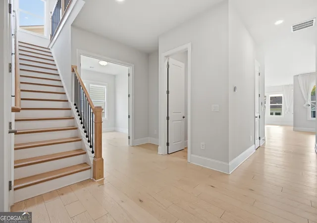 Photo 3 of Single family home for sale at 239 Mooney Rd, Woodstock, GA 30188 | MLS# 10816300 | Listing updated on 2026-09-13