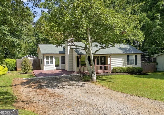 Photo 1 of Single family home for sale at 2550 Lakeview Trl, Cumming, GA 30041 | MLS# 10848913 | Listing updated on 2026-10-02