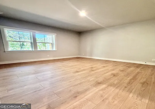 Photo 4 of Townhouse for sale at 111 Bridgecrest Rd, Roswell, GA 30075 | MLS# 10837169 | Listing updated on 2026-09-15