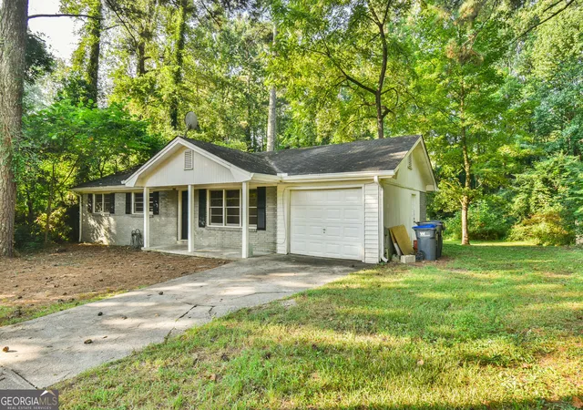 Photo 1 of Single family home for sale at 625 Long Cir NW, Lawrenceville, GA 30044 | MLS# 10841672 | Listing updated on 2026-09-22