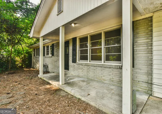 Photo 2 of Single family home for sale at 625 Long Cir NW, Lawrenceville, GA 30044 | MLS# 10841672 | Listing updated on 2026-09-22