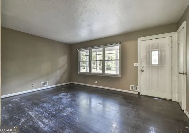 Photo 3 of Single family home for sale at 625 Long Cir NW, Lawrenceville, GA 30044 | MLS# 10841672 | Listing updated on 2026-09-22