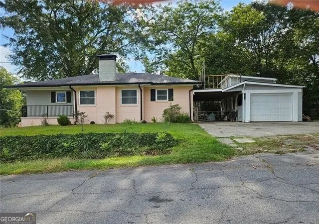Photo 2 of Single family home for sale at 202 S Sage St, Toccoa, GA 30577 | MLS# 10838060 | Listing updated on 2026-10-09