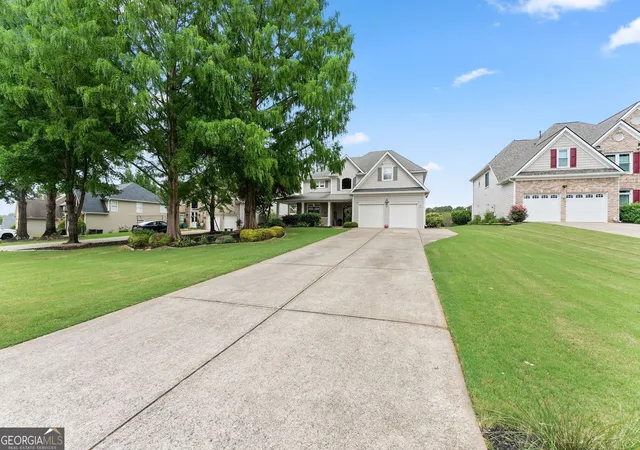Photo 2 of Single family home for sale at 5305 Glenhaven Dr, Cumming, GA 30041 | MLS# 10811462 | Listing updated on 2026-09-21