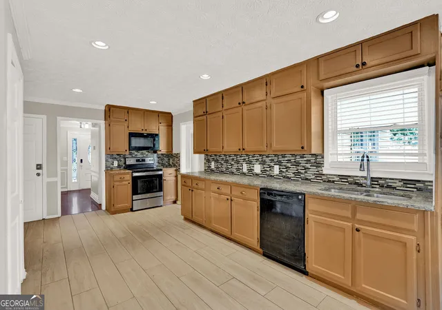 Photo 4 of Single family home for sale at 1892 Rockbrook Ct, Snellville, GA 30078 | MLS# 10838055 | Listing updated on 2026-09-16