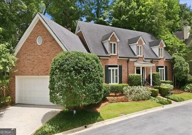 Photo 2 of Single family home for sale at 4414 Paces Battle NW, Atlanta, GA 30327 | MLS# 10839119 | Listing updated on 2026-09-03