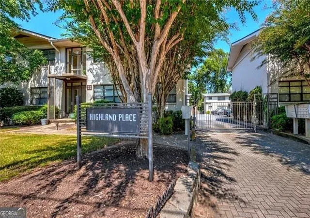 Listing Photo 1 - Condo for sale in building located at 808 Greenwood Ave NE, Atlanta, GA 30306 - Unit #101