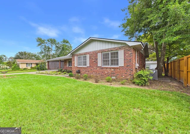 Photo 2 of Single family home for sale at 103 Wynn Pl, Warner Robins, GA 31088 | MLS# 10843956 | Listing updated on 2026-09-11